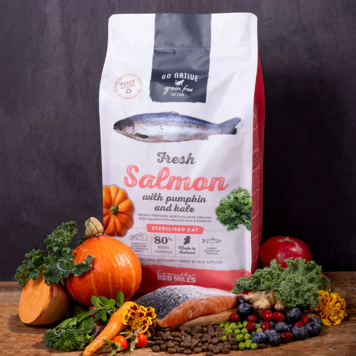 Go Native Salmon with Pumpkin & Kale Sterilised Cat Food - Image 3